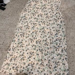 Floral midi skirt with slit